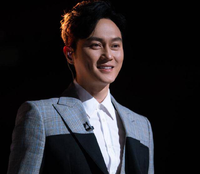 有已经红了多年,但是如今许多小朋友却不太熟的陈小春,言承旭,张智霖