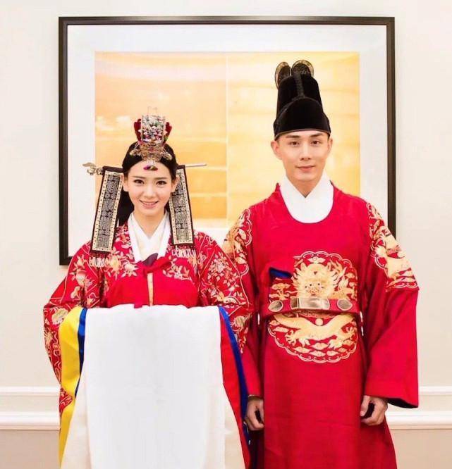 戚薇李承铉婚礼照片曝光,每一张都很甜,神仙恋情引人羡慕_韩式_网友