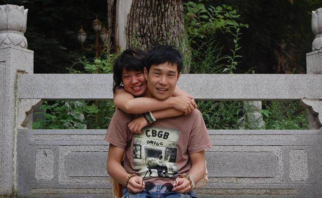 丫蛋默默二婚,对象还是同行小品演员小鹏飞?_东北_老婆_地位