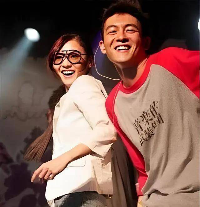 张柏芝为何配合陈冠希拍照,多年后张柏芝含泪说出实情令人唏嘘!