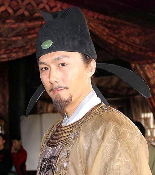 焦恩俊版的《小李飞刀》非常经典,其续集《飞刀问情》也非常不错,而