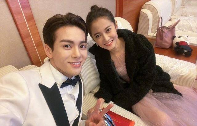 曾舜晞陈钰琪重聚,合照唯美甜蜜_内心_一身_样子