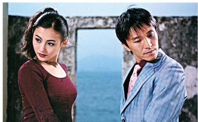 2012年,周星驰与名模罗凯珊传出绯闻,两人年龄相差近30岁,但21岁的