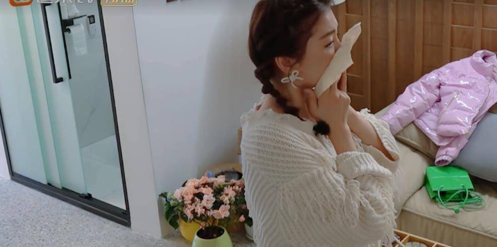 周捷跟邹凯吵架冷战,训老公如同训儿子,秦海璐嘟嘴卖萌惹人厌_衣服