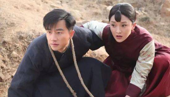 搭档刘诗诗的《女医明妃传》搭档孙娘娘的《芈月传》而黄轩真正开始被