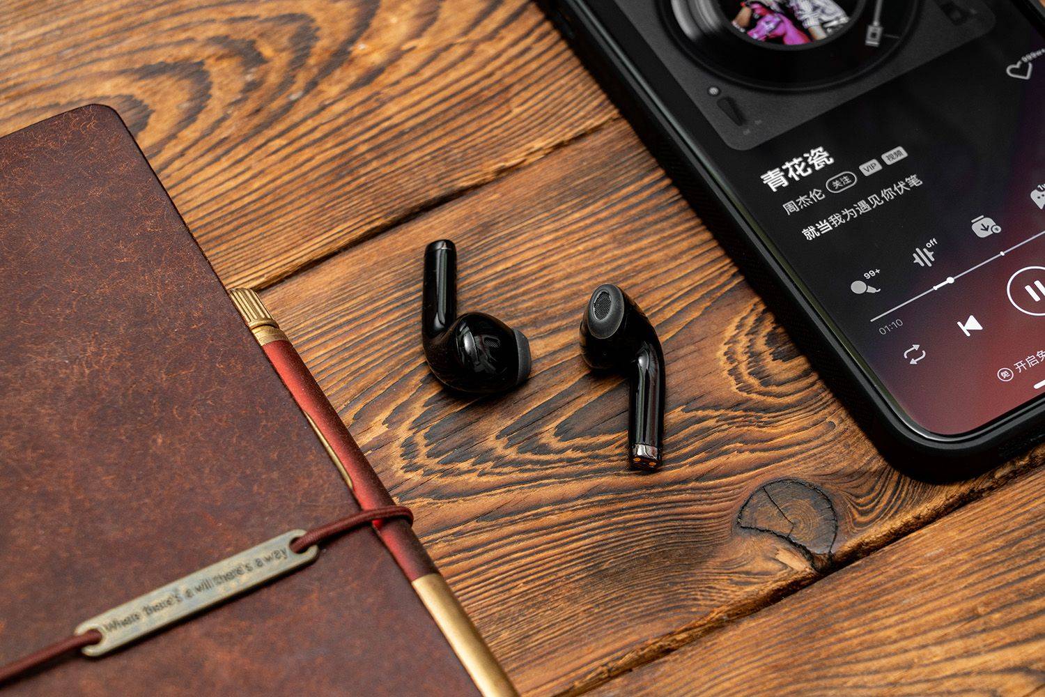 这不仅是一款蓝牙耳机，还是MP3和录音设备，妥妥的黑科技没跑了