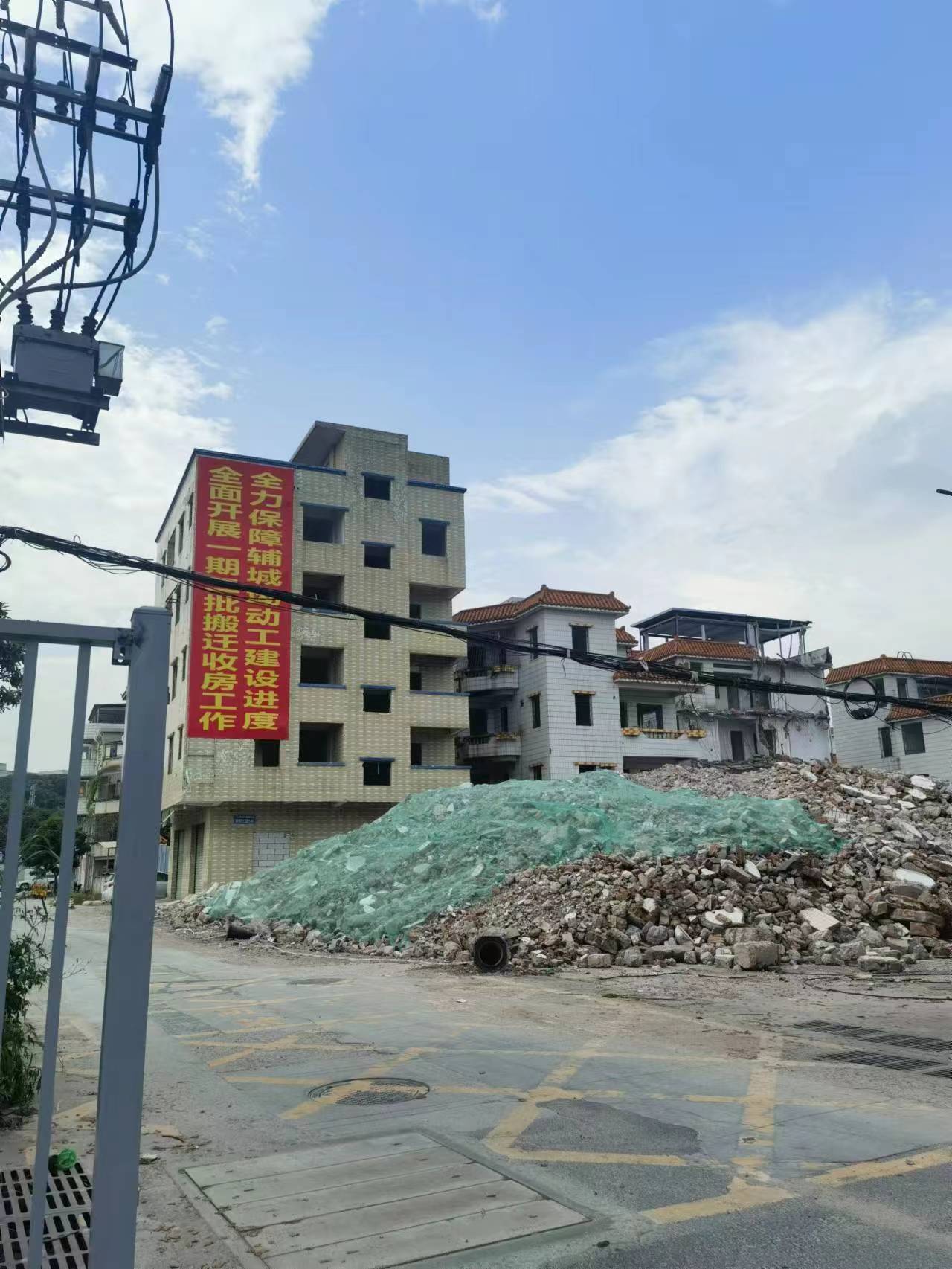 龙岗平湖辅城坳旧改项目,平湖智造园已建一半,住宅区正在拆除!