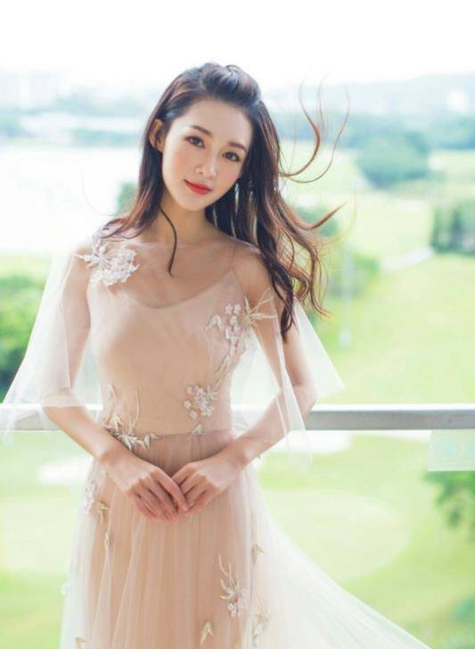 最美伴娘,出道12年无绯闻,今新晋为虎扑女神,网友:好美啊