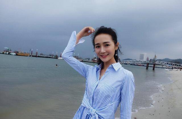 长相神似刘芸,曾与钟汉良搭戏,如今出演《外滩的钟声》会红吗?