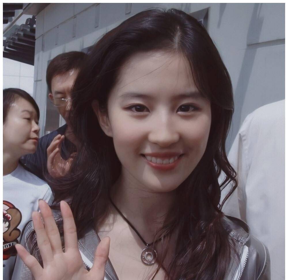 35岁刘亦菲详细履历曝光!