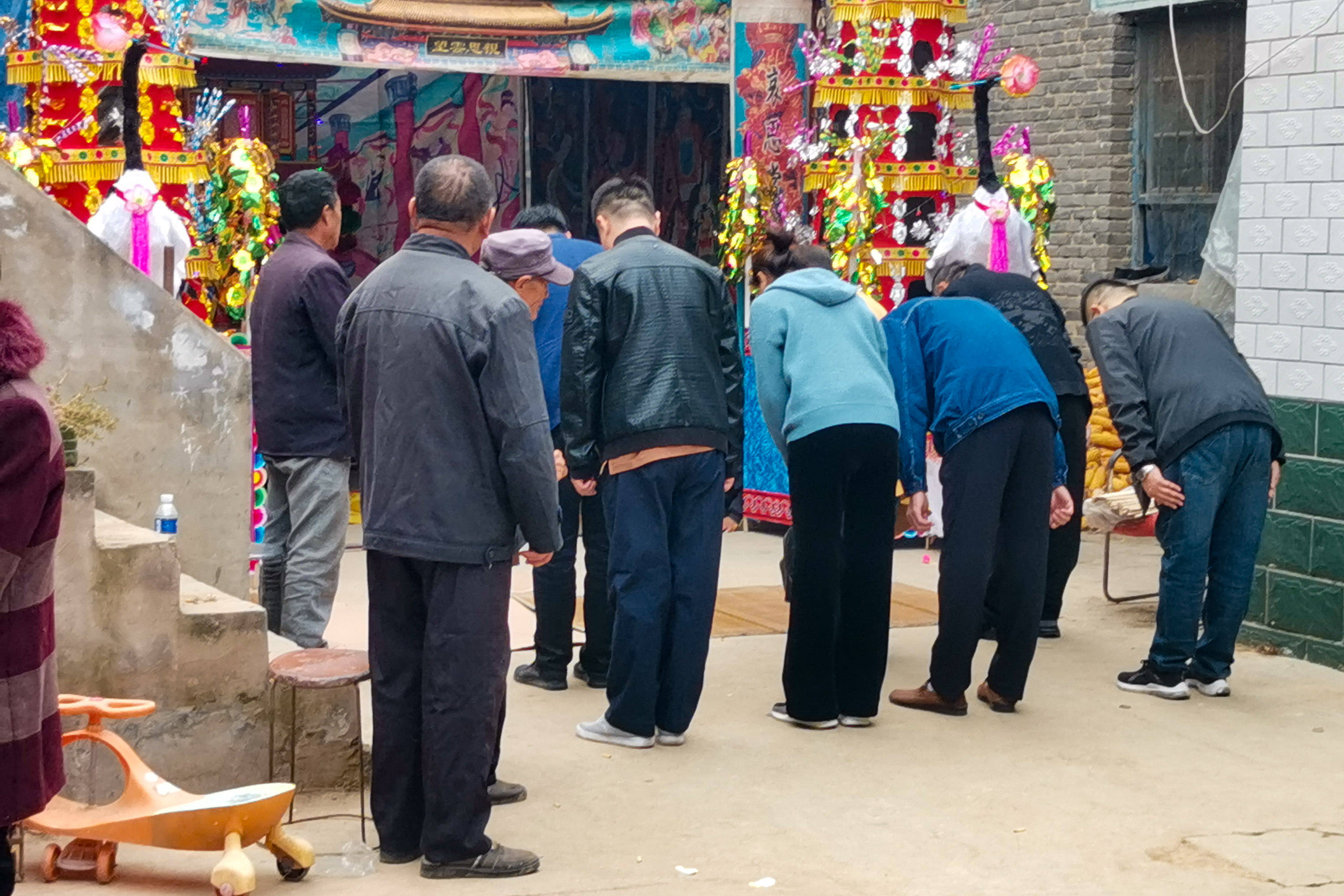 搞不清楚很容易闹出笑话的_礼仪_要求_位置