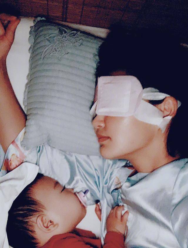 有钱真好,张歆艺为儿子腾出空房间,地板好干净_孩子_妈妈_父母