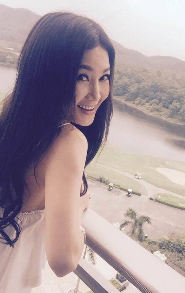 对象还是天王之一,今不生育只领养,51岁却依然嫩_温碧霞_刘德华_电影