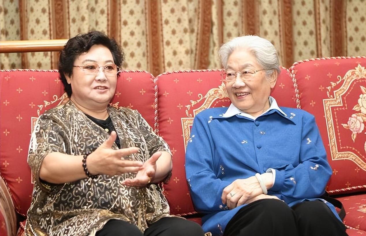 歌唱家郭兰英:丈夫逝世25年,人生辉煌有泪,晚年生活状况如何?