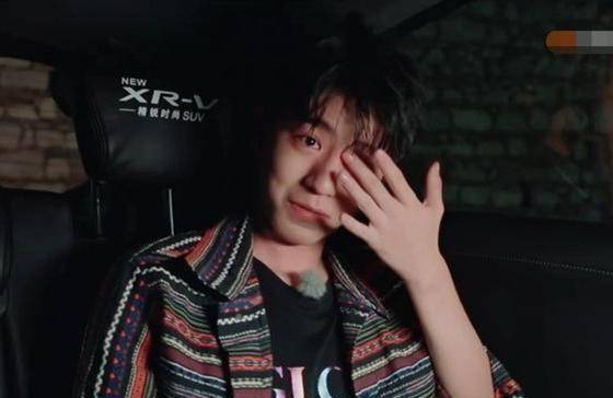 《中餐厅》预告搞事情,王俊凯杨紫黄晓明纷纷落泪,原因很无奈_王鹤