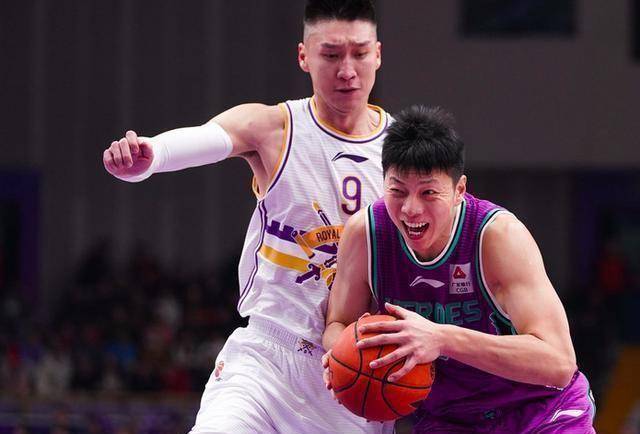 孙悦12中2惨遭隔扣,状元郎致命失误马布里黑脸_山东_王少杰_命中