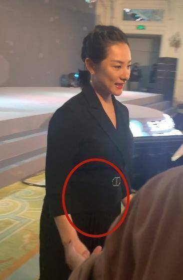 41岁刘璇二胎后罕见露面,小腹凸出臃肿滚圆,网友表示:这才正常_生活