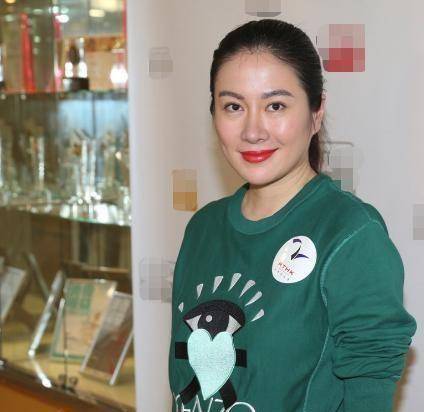 此次叶璇现身,除了被问到新恋情之外,还提及到了上一段感情.