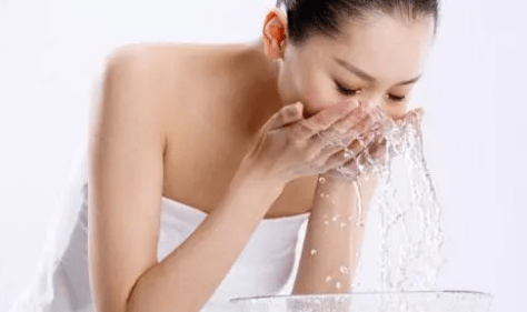 美丽妆阁丨勤洗脸,原理皮肤问题_护理_肌肤_产品