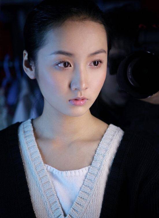 她是刘诗诗同学,被徐克看中而爆红,今嫁隐形富豪成人生赢家_吕一_低调