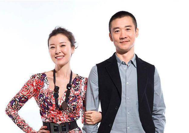 李亚鹏不陪新女友与前女友聚餐,钟情于打球球技堪忧_篮球馆_运动_王菲