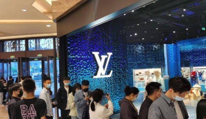 排行第一的_全球排第一的奢侈品:牌子值368亿美元,LV、爱马仕都不是其对手