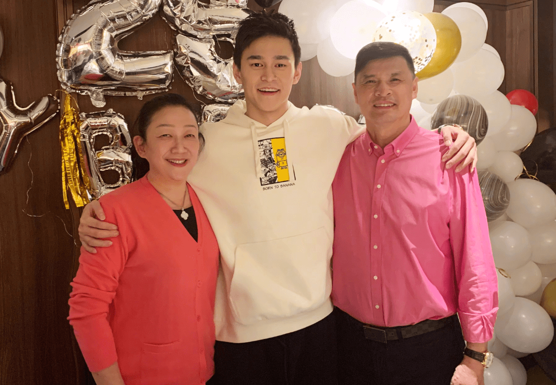 "而张豆豆的身高1米7多,刚好符合孙杨父母对儿媳妇的标准!