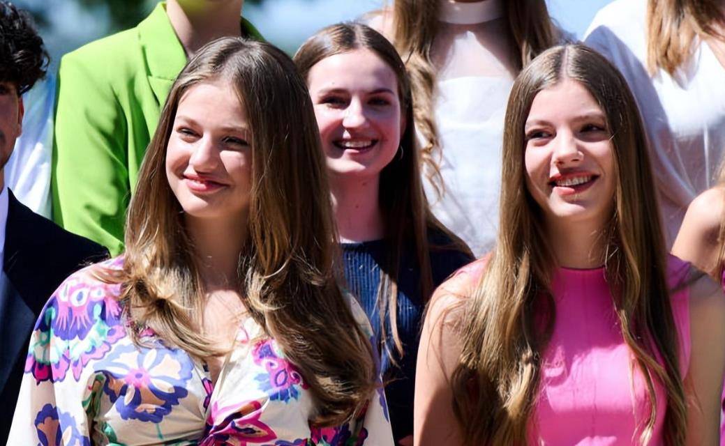 16岁索菲亚公主新照!