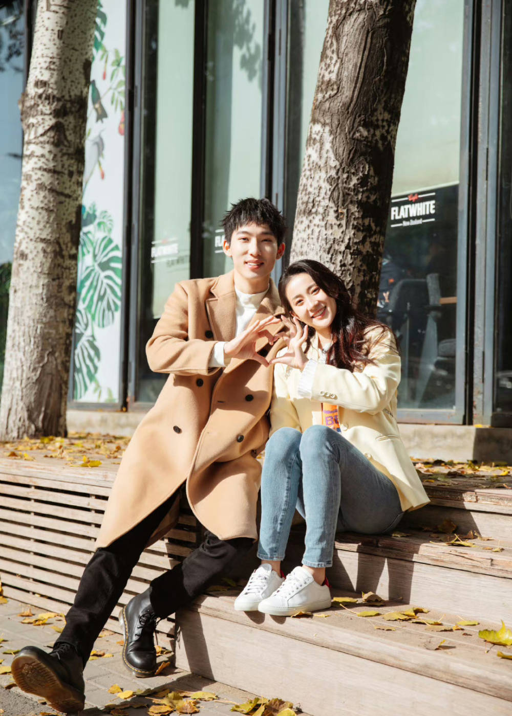 两个人不在一个世界张逗逗想要体验一种不同的生活,甚至放下自己的