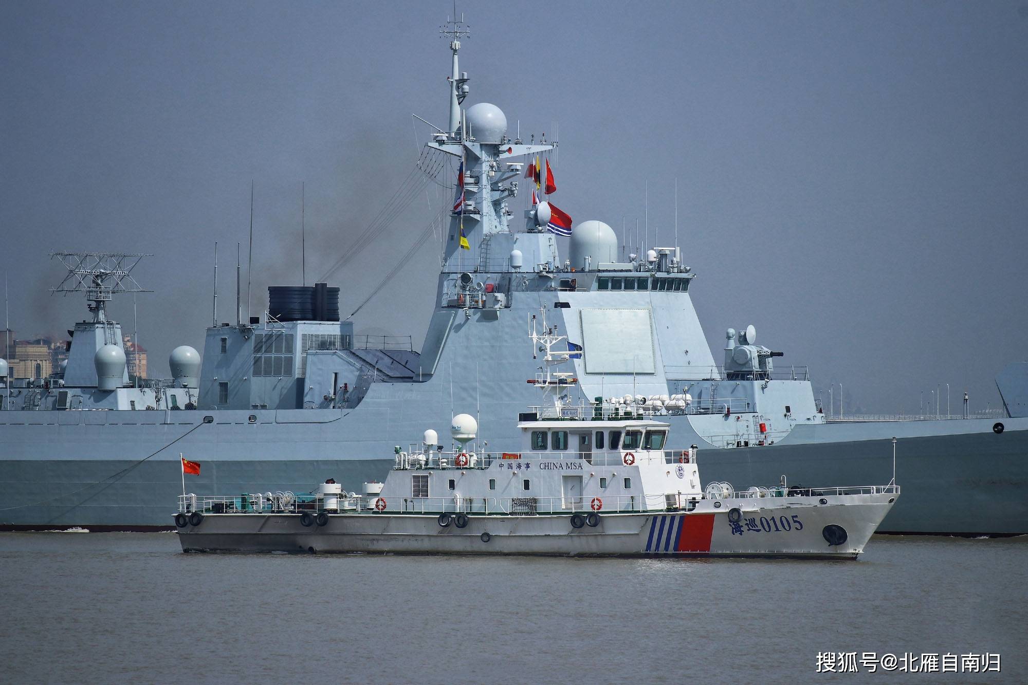 054b批量建造,排水量6000吨垂发升级,海警也将一起受益_型护卫舰_海军