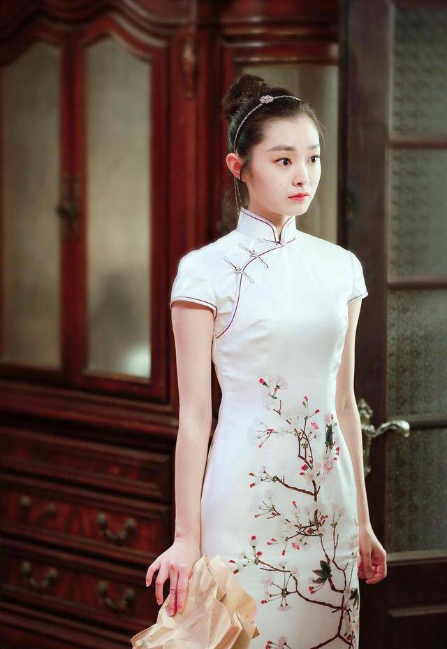 穿旗袍的宋轶绝美,本人却表示再也不想穿,原来是被伤到了_剧中_搭档