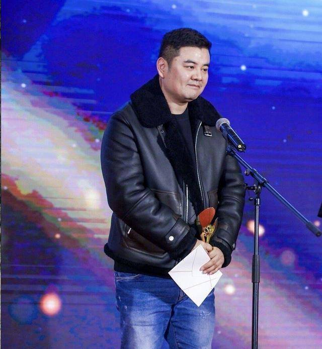 初心榜:《锦衣之下》《琉璃》的导演尹涛荣获两项大奖,可喜可贺_热播