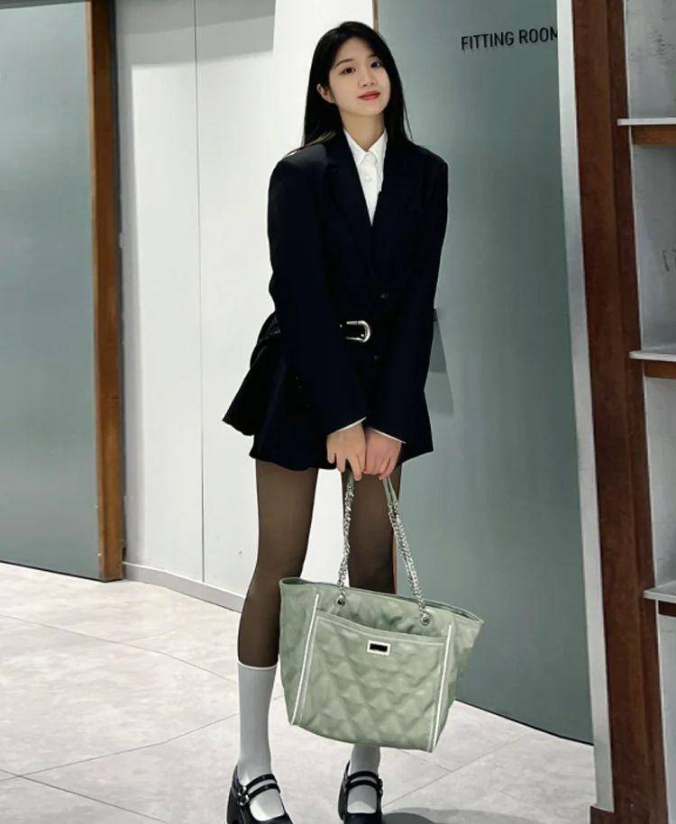 满大街的"时尚 玛丽珍鞋",洋气时髦,真美_风格_元素_显得