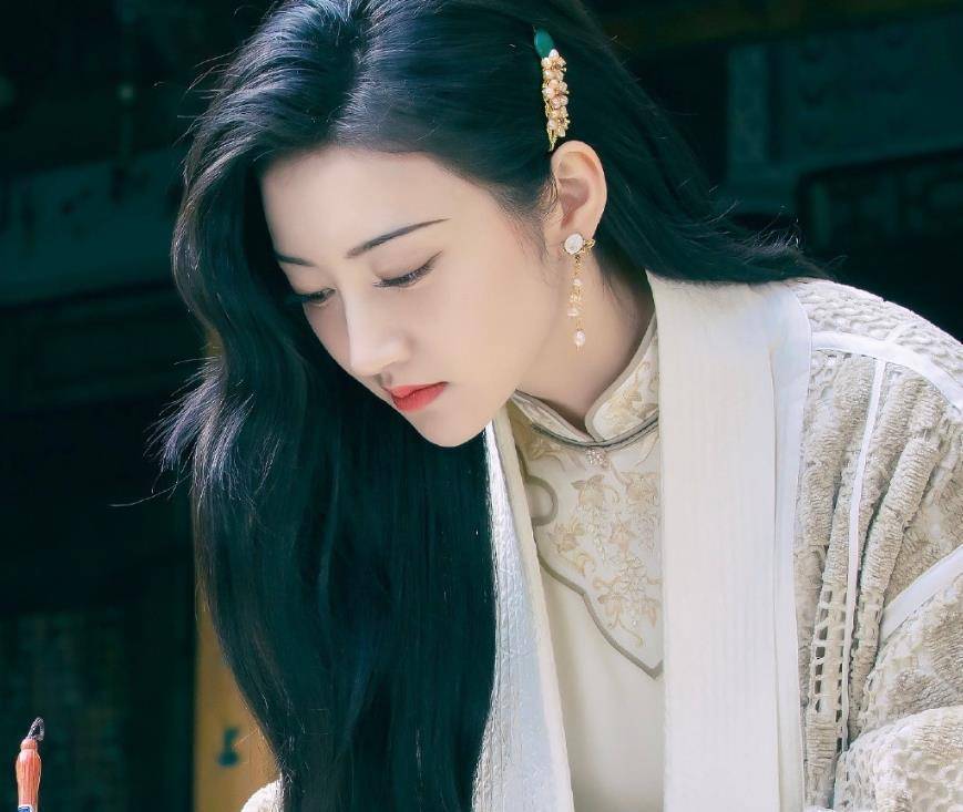 沉香如屑定妆照曝光,景甜成毅服化道遭吐槽,一个显老一个接地气_网友