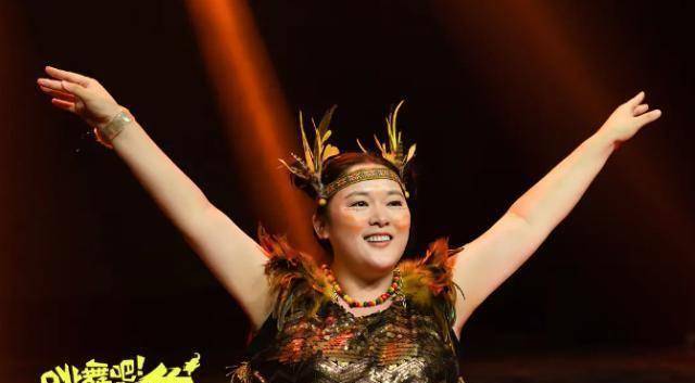 也许有人说,她们赢得了掌声,战胜了自己,但是钱对黎春夏和刘芊芊非常