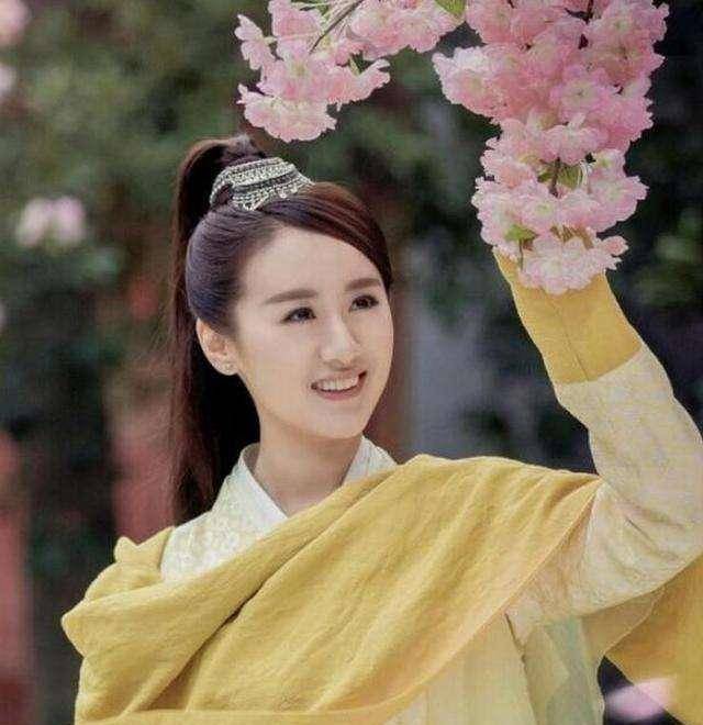 袁冰妍和张艺兴关系更铁,网友:他才是真顶流_热度_袁粉_热巴