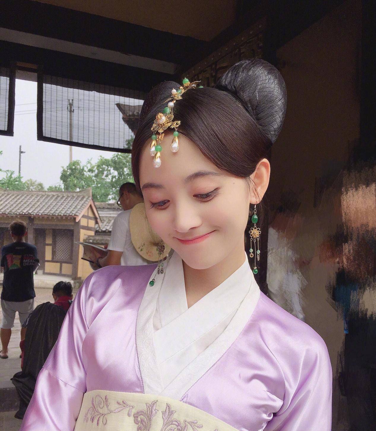 鞠婧祎古装服饰古风古韵,吐露出优雅的女人气质,这也太仙气了_首饰