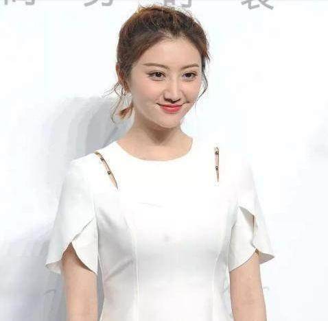 景甜直播截图脸肿憔悴,修图师帮她p掉10斤肉_活动_视频_减肥