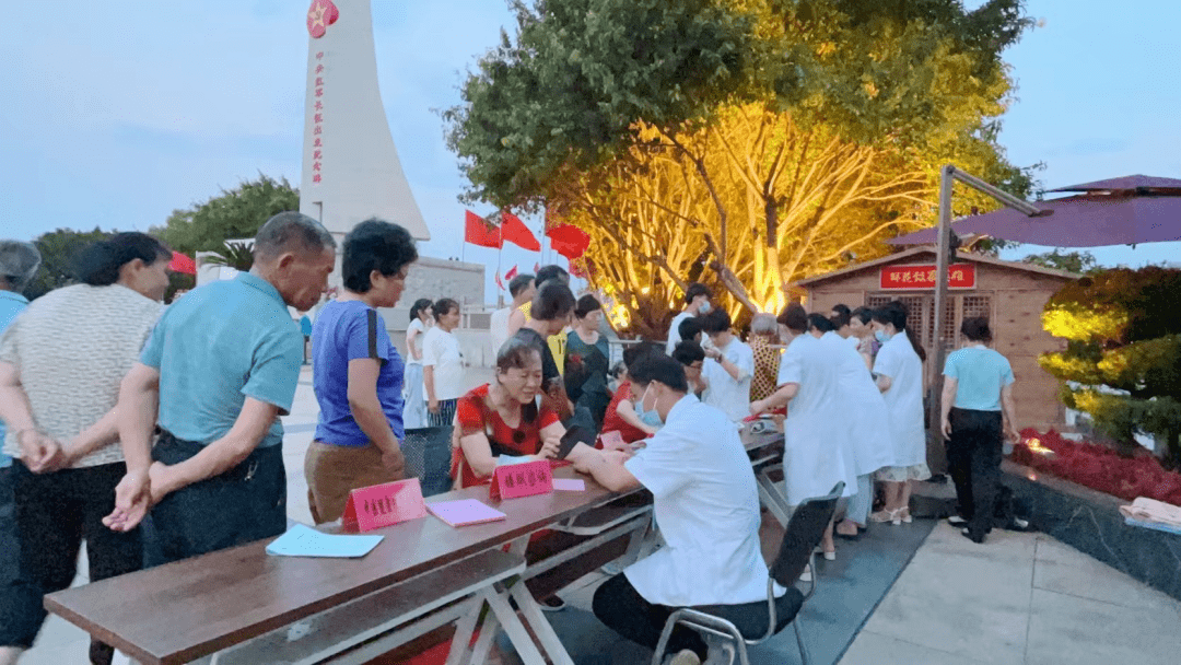 于都县妇幼保健院中医科开展"中医药文化服务月"活动_群众_义诊_治疗