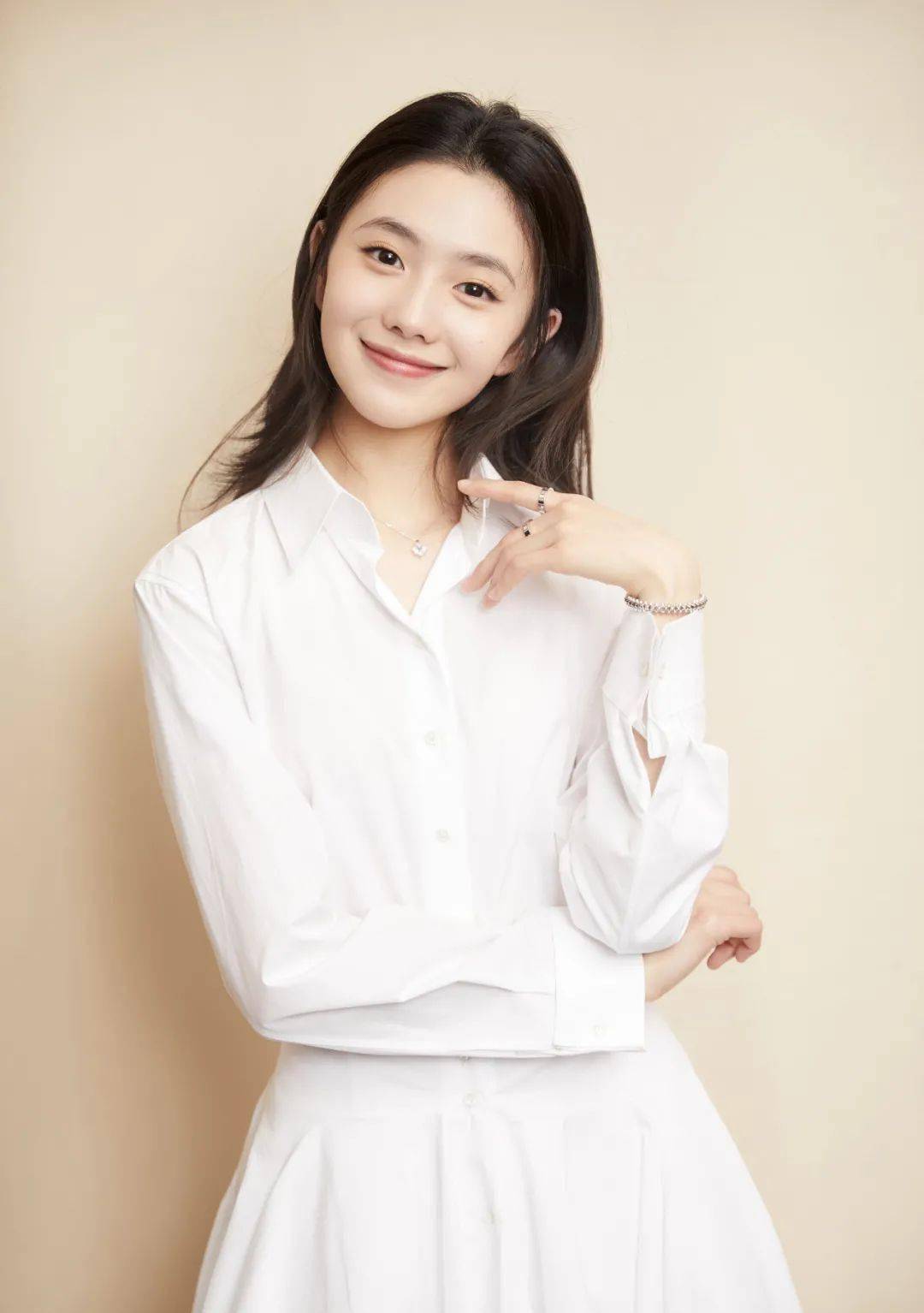 23岁刘浩存现身北京机场!