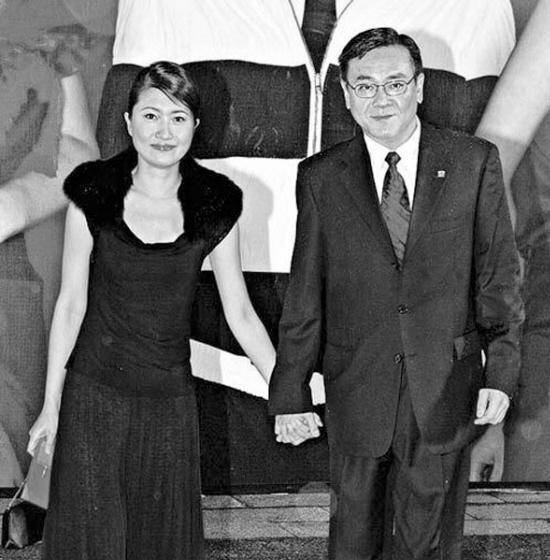 和张曼玉恋爱,娶小13岁娇妻,说好丁克,却在60岁离婚和别人生娃_尔冬升