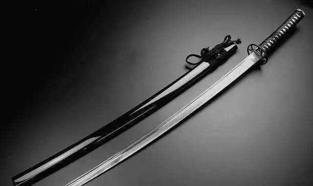 显然,在武器上,明军的腰刀和长枪根本无法与锋利坚固的倭刀抗衡,这是