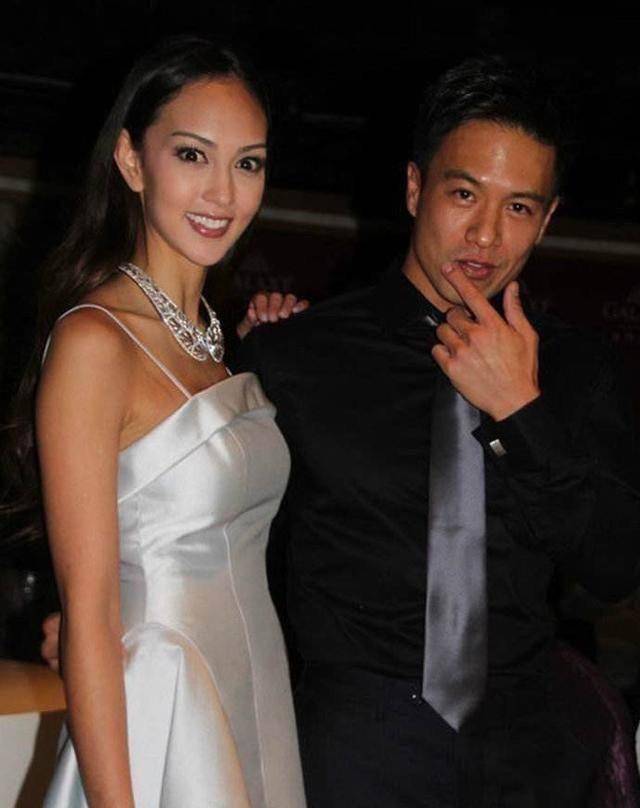 李玟:曾6次恋爱,36岁嫁加拿大富豪,如今47岁打扮依然潮流_安志杰