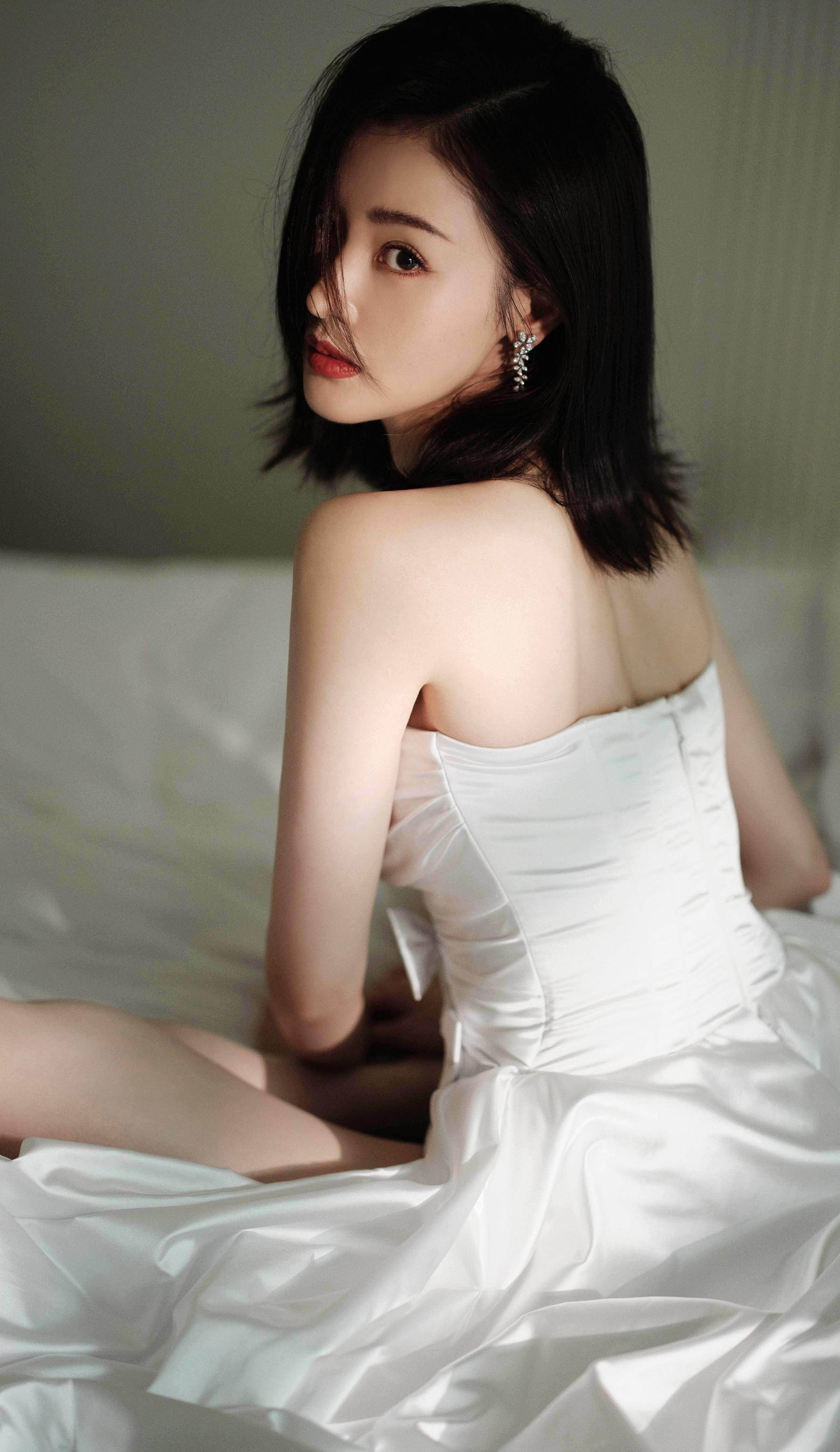 明媚自信的张天爱唤醒阳光,肆意释放美人的温暖_演技_迪丽热巴_流量