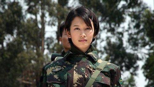 《麻辣女兵》走红,今一人貌美且片约不断,她却无戏可拍_王洋_小米