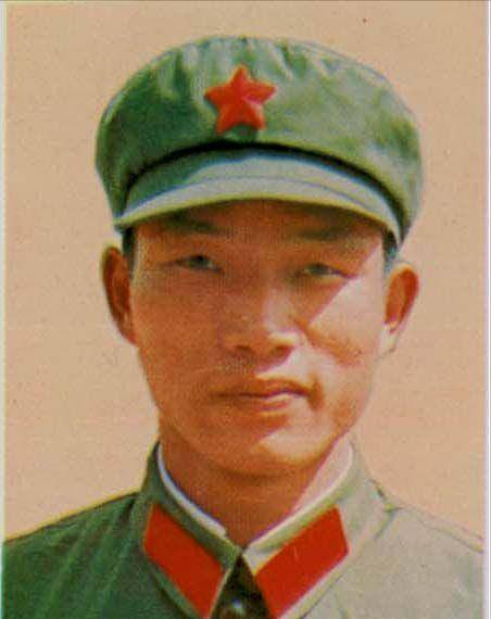 对越反击战中排长尹光忠,肉搏捅死敌人,一个人端掉越军火力点_老山