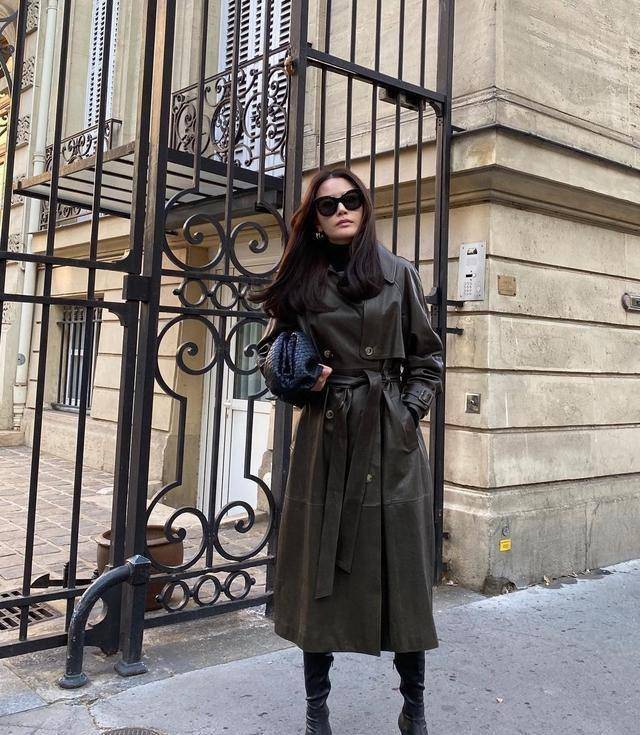 刘诗诗真是"男女通吃",皮衣配长裙帅气有型,大长腿让人羡慕_版型_面料