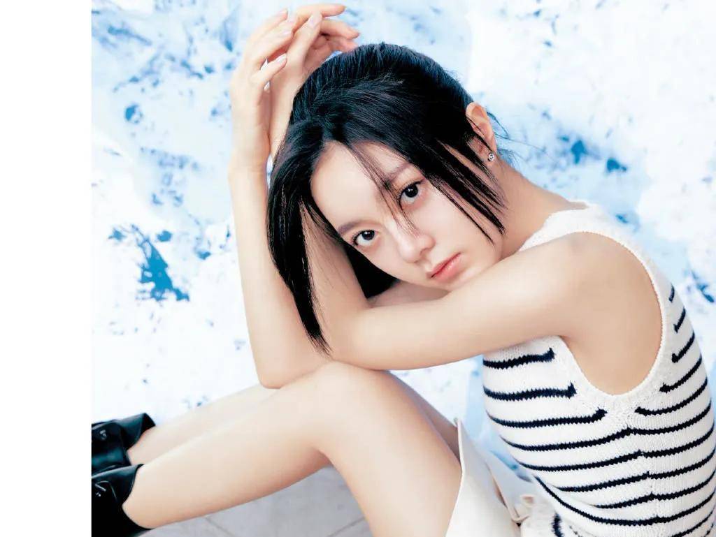 18岁赵今麦晒照,上大学后浓妆换成素颜,这颜值变化美翻了_赵金麦_照片