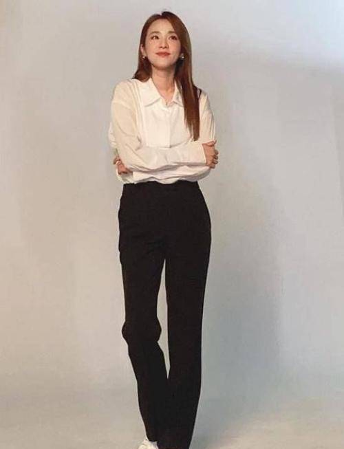 难怪她成了权志龙的女朋友!