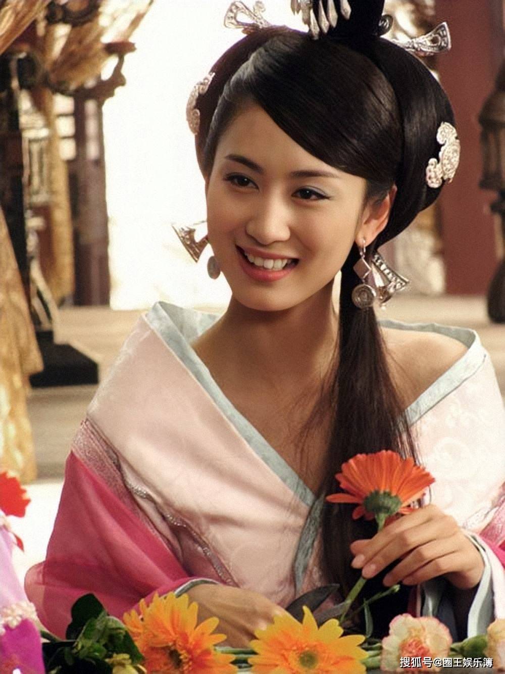 "天生媚骨"郭珍霓近照曝光,元气满满似少女_生活_演技_角色